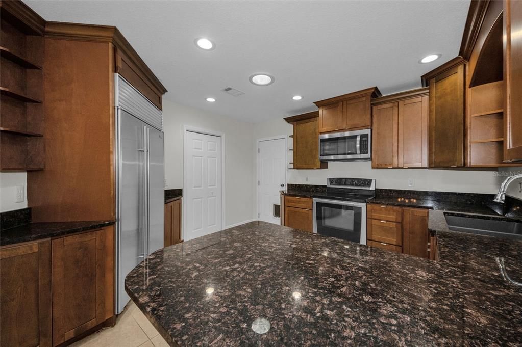 На продажу: $435,000 (2 спален, 1 ванн, 1376 Квадратных фут)