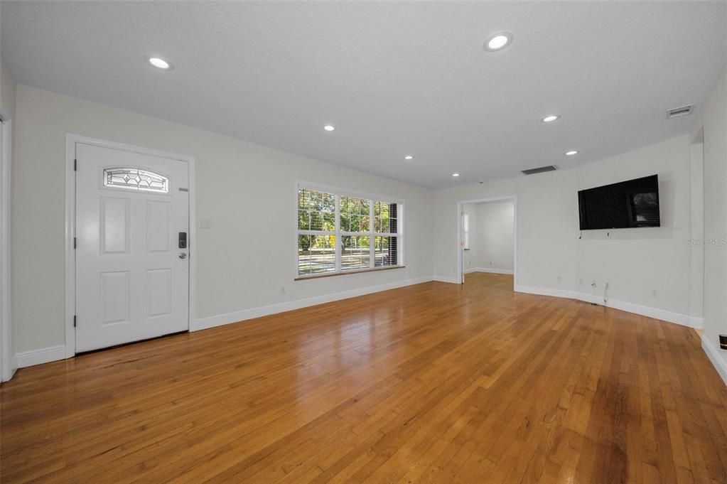 На продажу: $435,000 (2 спален, 1 ванн, 1376 Квадратных фут)