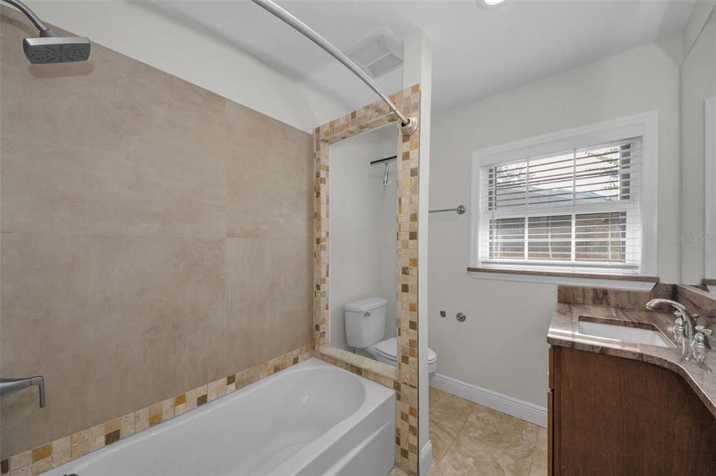 На продажу: $435,000 (2 спален, 1 ванн, 1376 Квадратных фут)