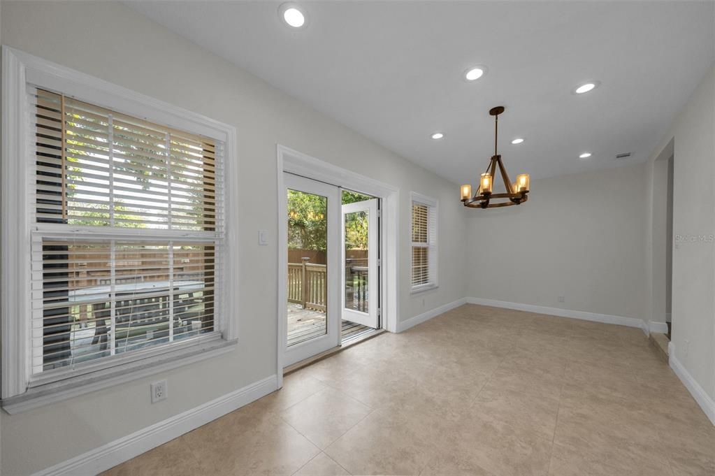 На продажу: $435,000 (2 спален, 1 ванн, 1376 Квадратных фут)