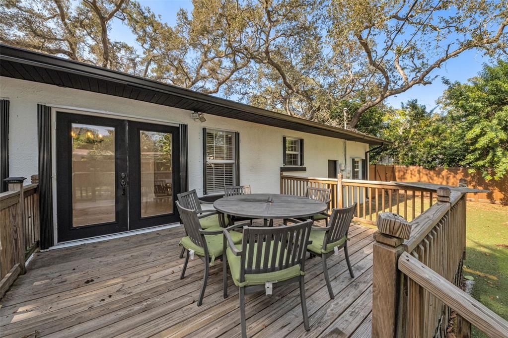 На продажу: $435,000 (2 спален, 1 ванн, 1376 Квадратных фут)