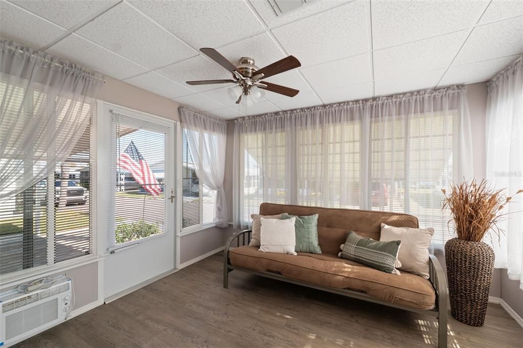 Activo con contrato: $135,000 (2 camas, 2 baños, 864 Pies cuadrados)