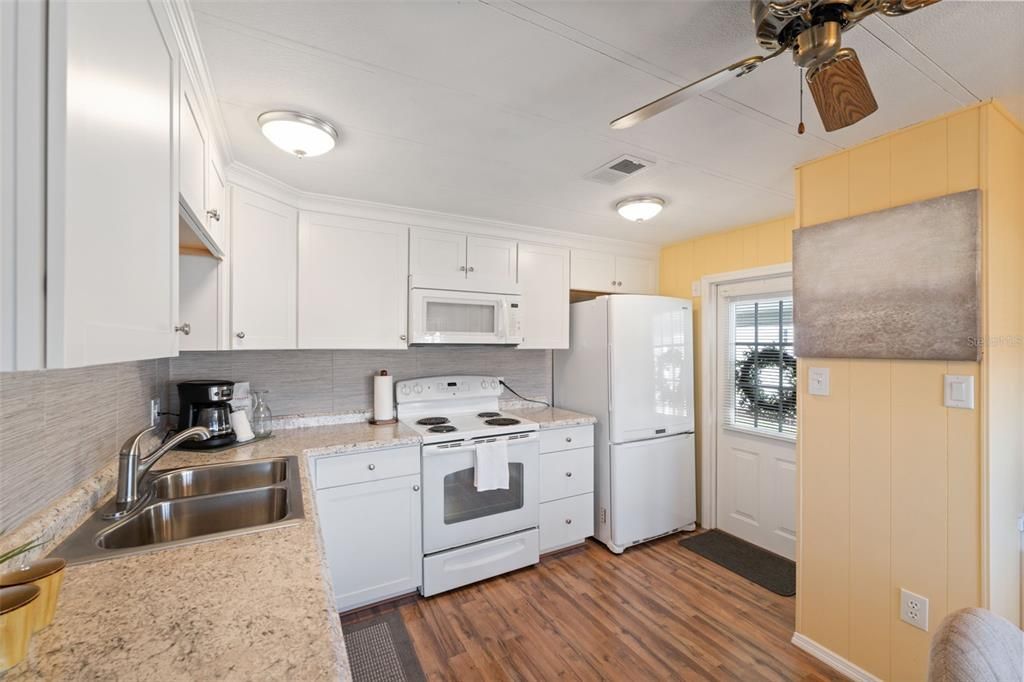 Activo con contrato: $135,000 (2 camas, 2 baños, 864 Pies cuadrados)