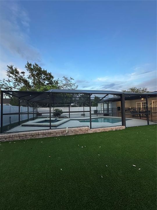 For Rent: $2,850 (4 beds, 2 baths, 1836 Square Feet)