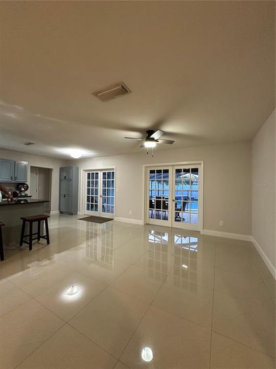 For Rent: $2,850 (4 beds, 2 baths, 1836 Square Feet)