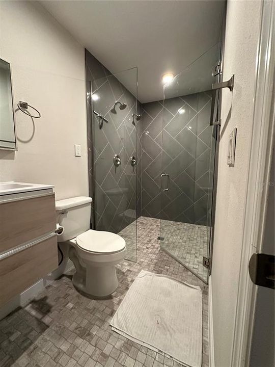 For Rent: $2,850 (4 beds, 2 baths, 1836 Square Feet)