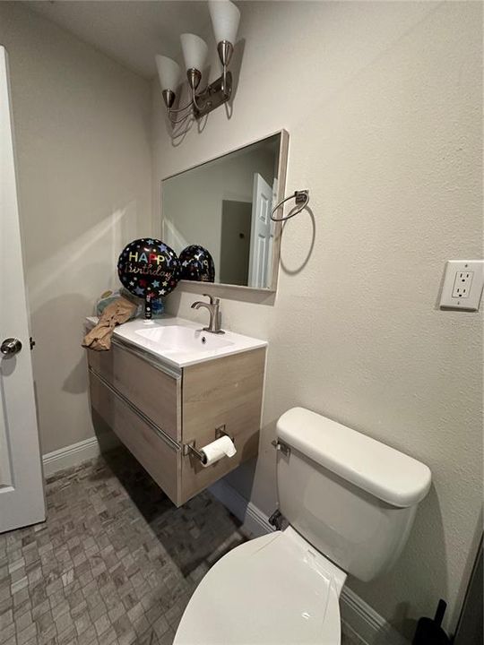 For Rent: $2,850 (4 beds, 2 baths, 1836 Square Feet)