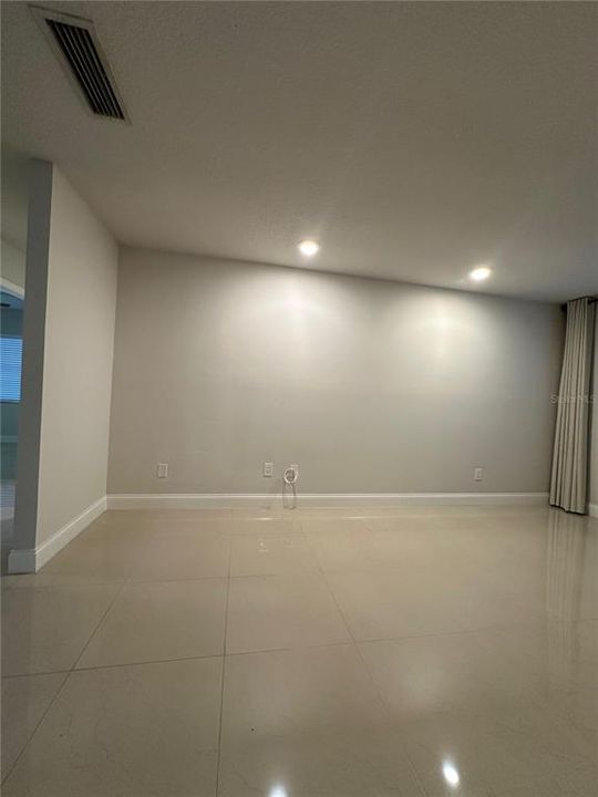 For Rent: $2,850 (4 beds, 2 baths, 1836 Square Feet)