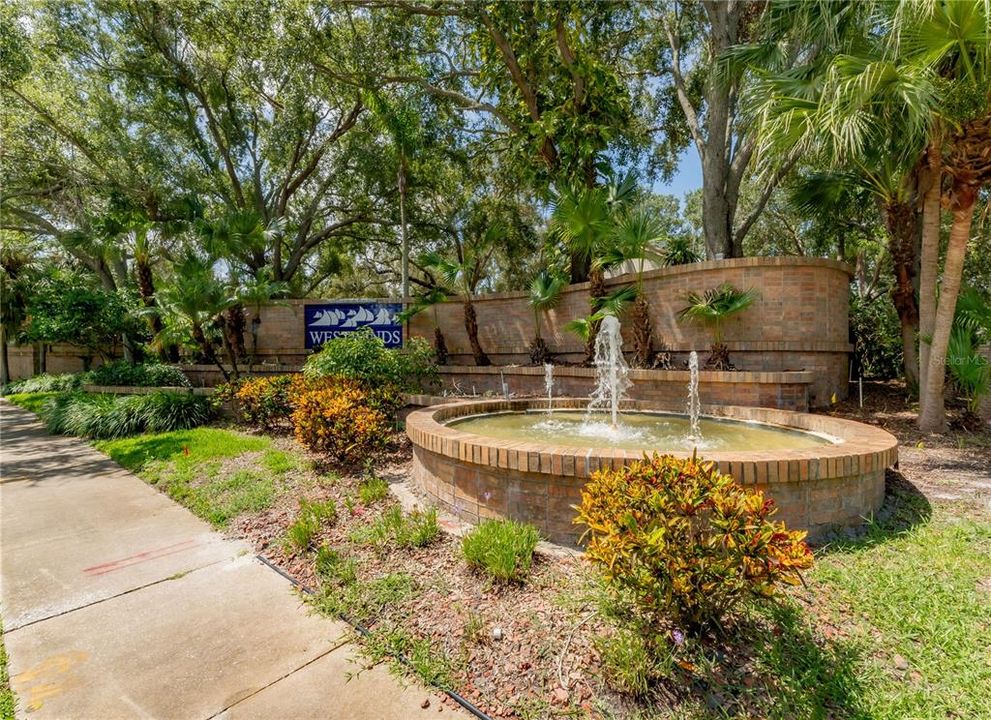 合同活跃: $3,300 (3 贝兹, 2 浴室, 1702 平方英尺)