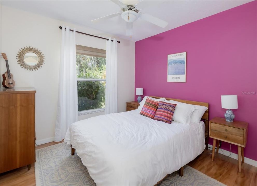 合同活跃: $3,300 (3 贝兹, 2 浴室, 1702 平方英尺)