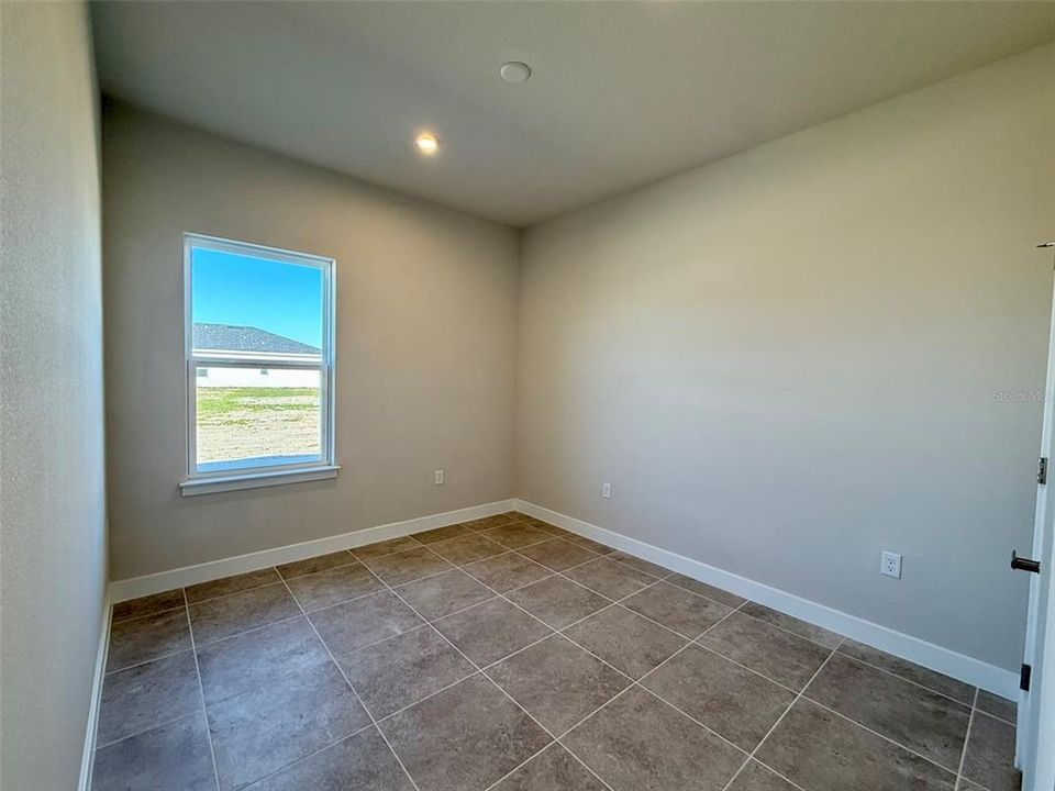 出租: $2,500 (4 贝兹, 3 浴室, 2551 平方英尺)