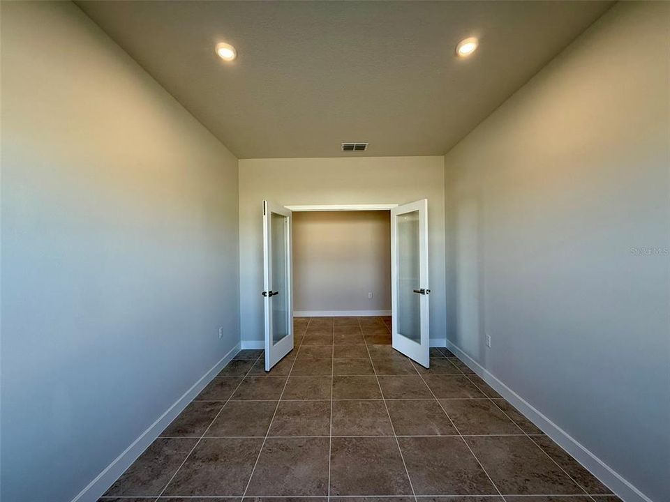 出租: $2,500 (4 贝兹, 3 浴室, 2551 平方英尺)