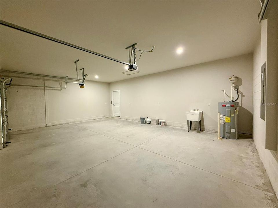 出租: $2,500 (4 贝兹, 3 浴室, 2551 平方英尺)