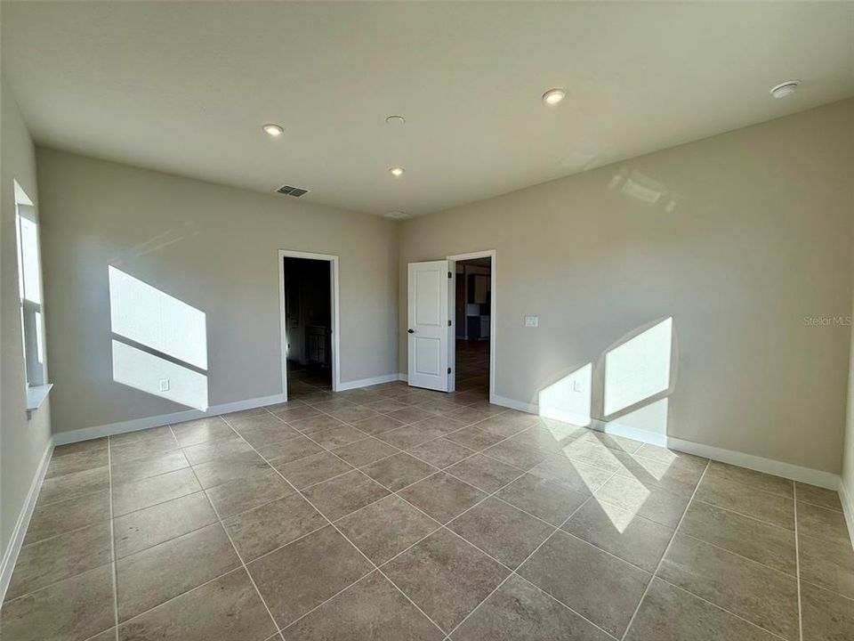 出租: $2,500 (4 贝兹, 3 浴室, 2551 平方英尺)