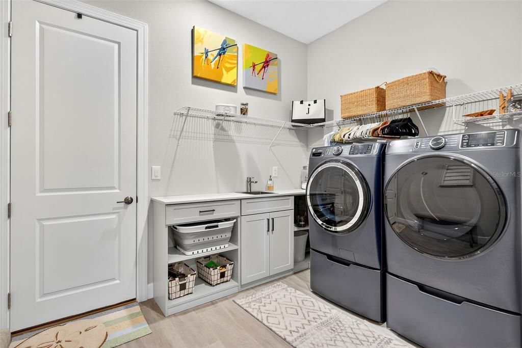 For Sale: $1,175,000 (3 beds, 3 baths, 3055 Square Feet)