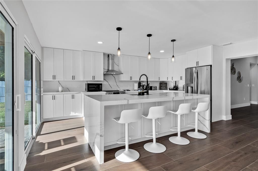 For Sale: $949,000 (5 beds, 4 baths, 2426 Square Feet)