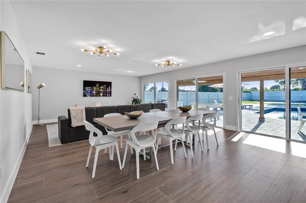 For Sale: $949,000 (5 beds, 4 baths, 2426 Square Feet)