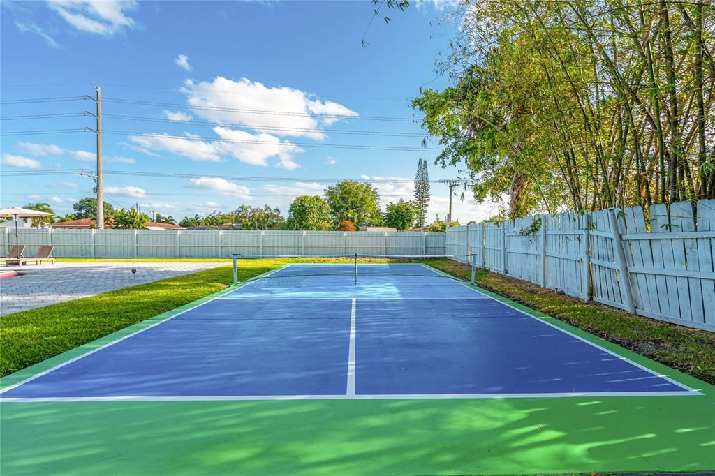 For Sale: $949,000 (5 beds, 4 baths, 2426 Square Feet)