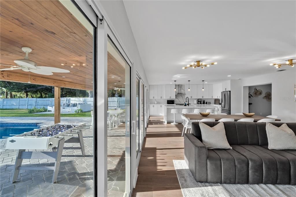 For Sale: $949,000 (5 beds, 4 baths, 2426 Square Feet)