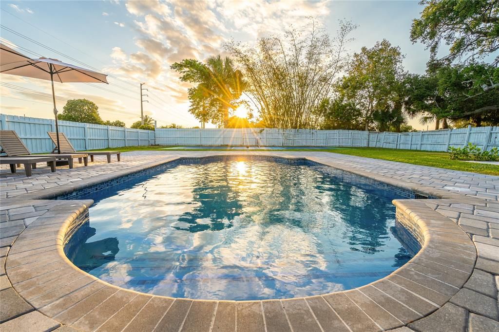 For Sale: $949,000 (5 beds, 4 baths, 2426 Square Feet)