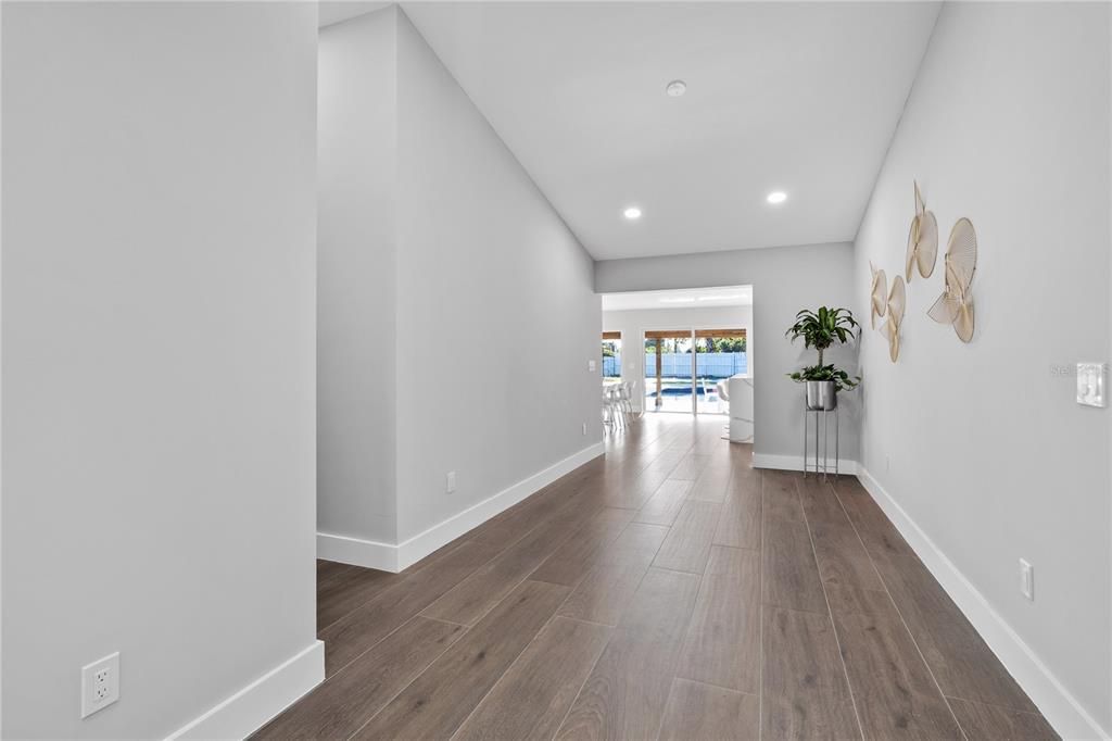 For Sale: $949,000 (5 beds, 4 baths, 2426 Square Feet)