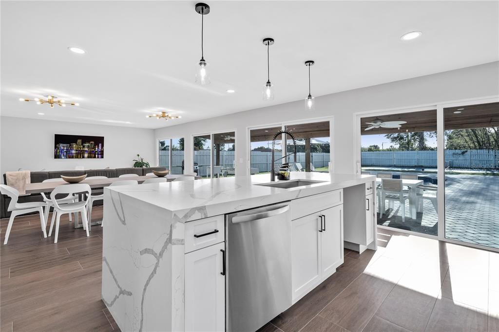 For Sale: $949,000 (5 beds, 4 baths, 2426 Square Feet)