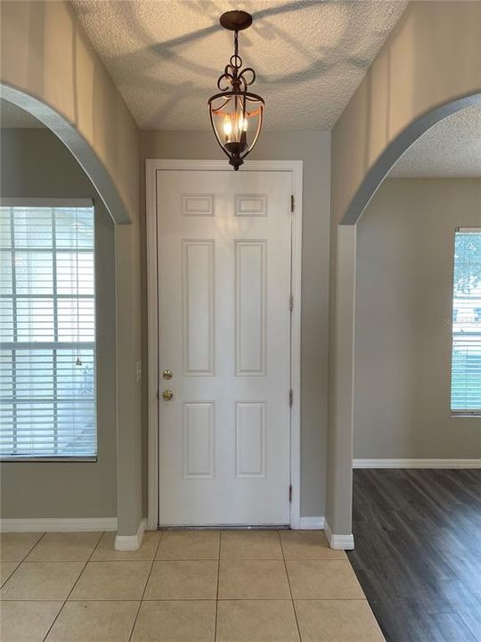 For Rent: $1,895 (5 beds, 3 baths, 1825 Square Feet)