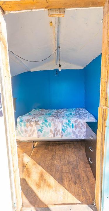 待售: $100,000 (3 贝兹, 1 浴室, 720 平方英尺)