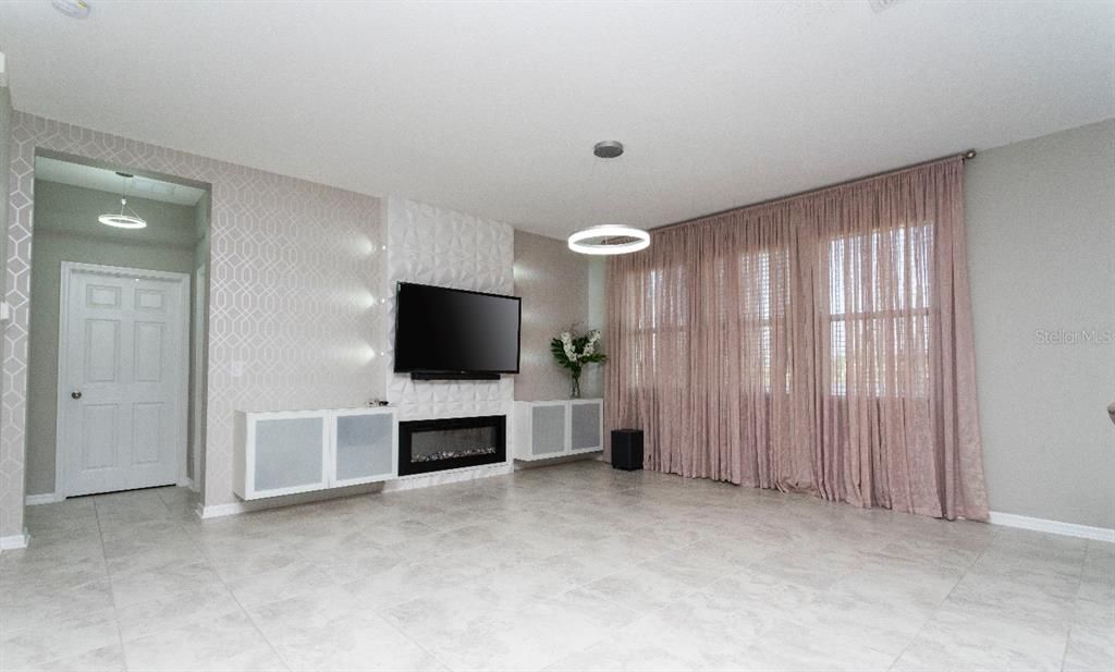 En Renta: $2,700 (4 camas, 3 baños, 2566 Pies cuadrados)