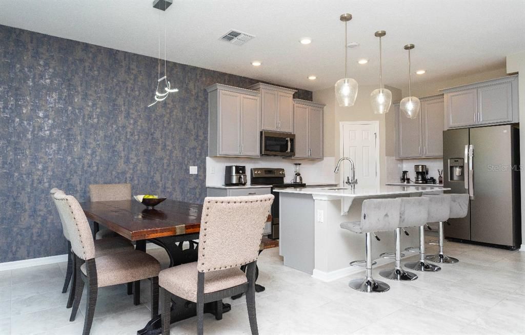 En Renta: $2,700 (4 camas, 3 baños, 2566 Pies cuadrados)