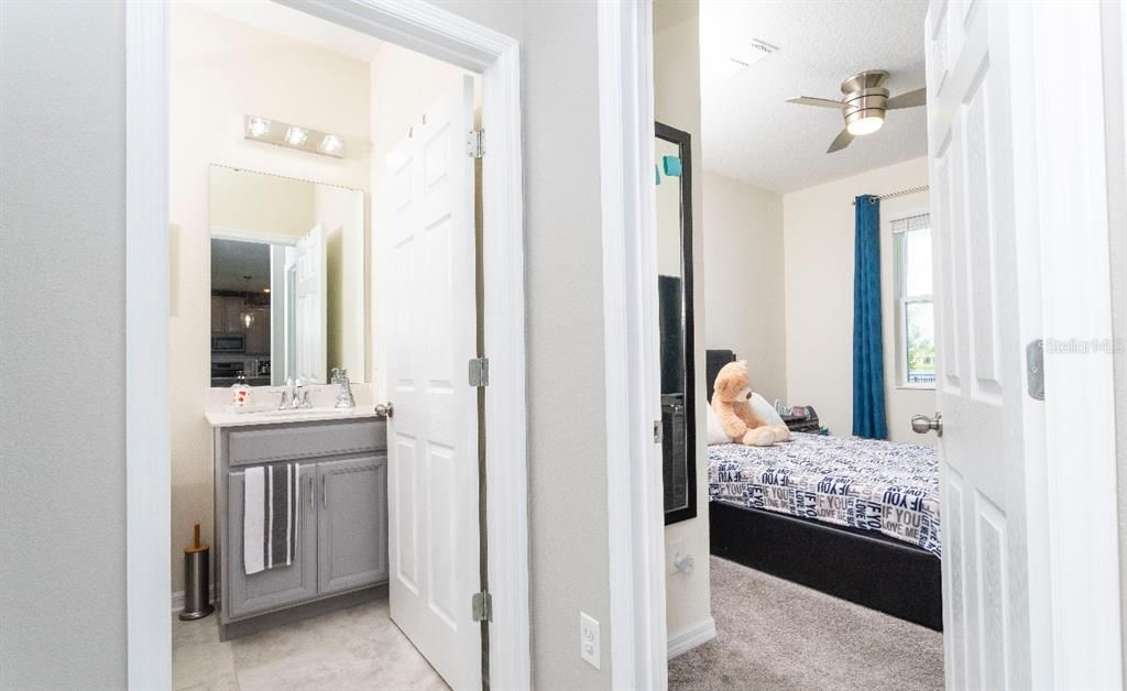 En Renta: $2,700 (4 camas, 3 baños, 2566 Pies cuadrados)