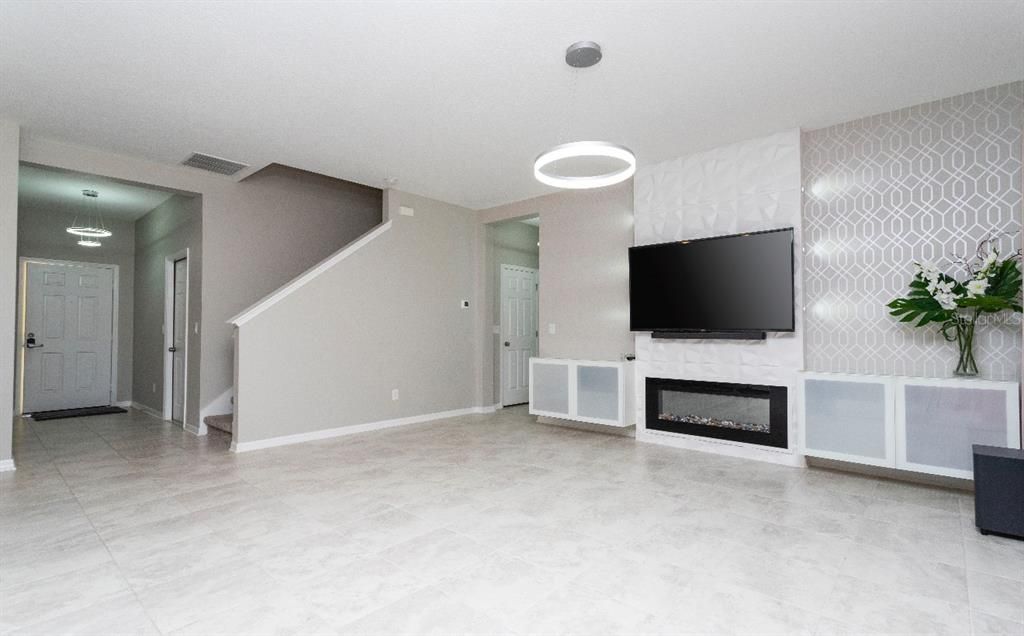 En Renta: $2,700 (4 camas, 3 baños, 2566 Pies cuadrados)