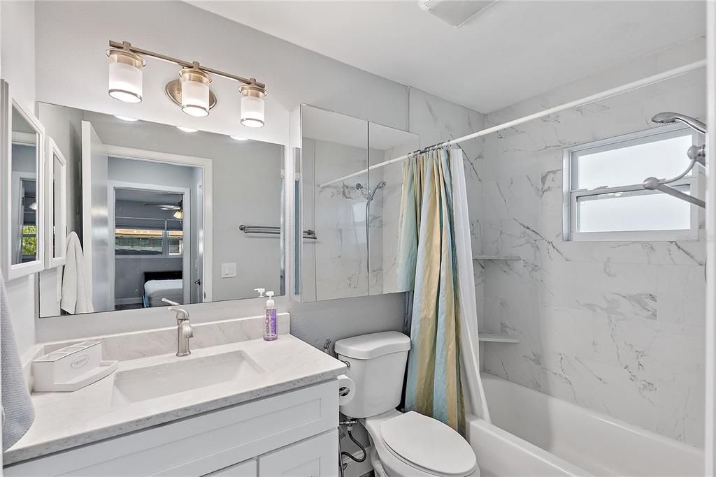 Под контрактом: $140,000 (1 спален, 1 ванн, 902 Квадратных фут)