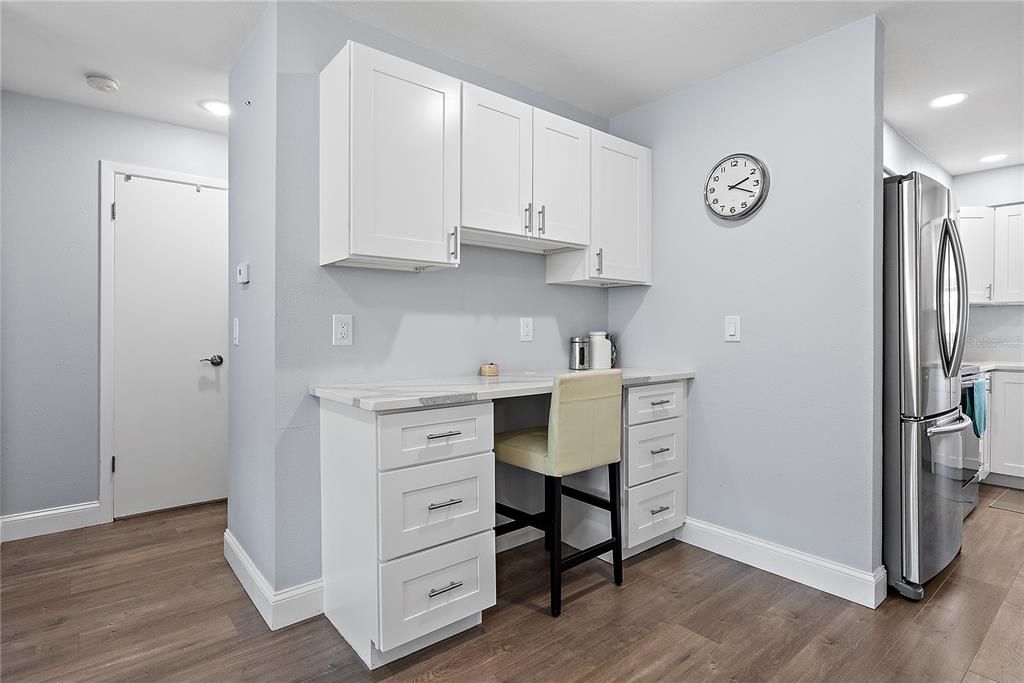 Под контрактом: $140,000 (1 спален, 1 ванн, 902 Квадратных фут)