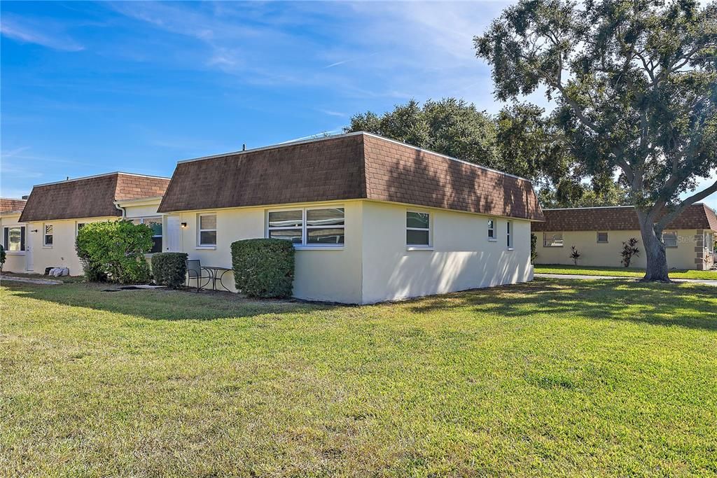 Под контрактом: $140,000 (1 спален, 1 ванн, 902 Квадратных фут)