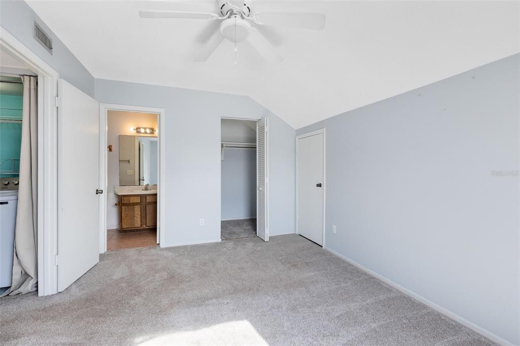 На продажу: $189,900 (2 спален, 2 ванн, 1431 Квадратных фут)