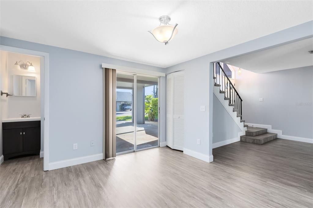 На продажу: $189,900 (2 спален, 2 ванн, 1431 Квадратных фут)