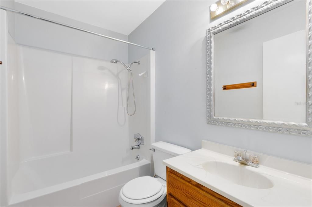 На продажу: $189,900 (2 спален, 2 ванн, 1431 Квадратных фут)