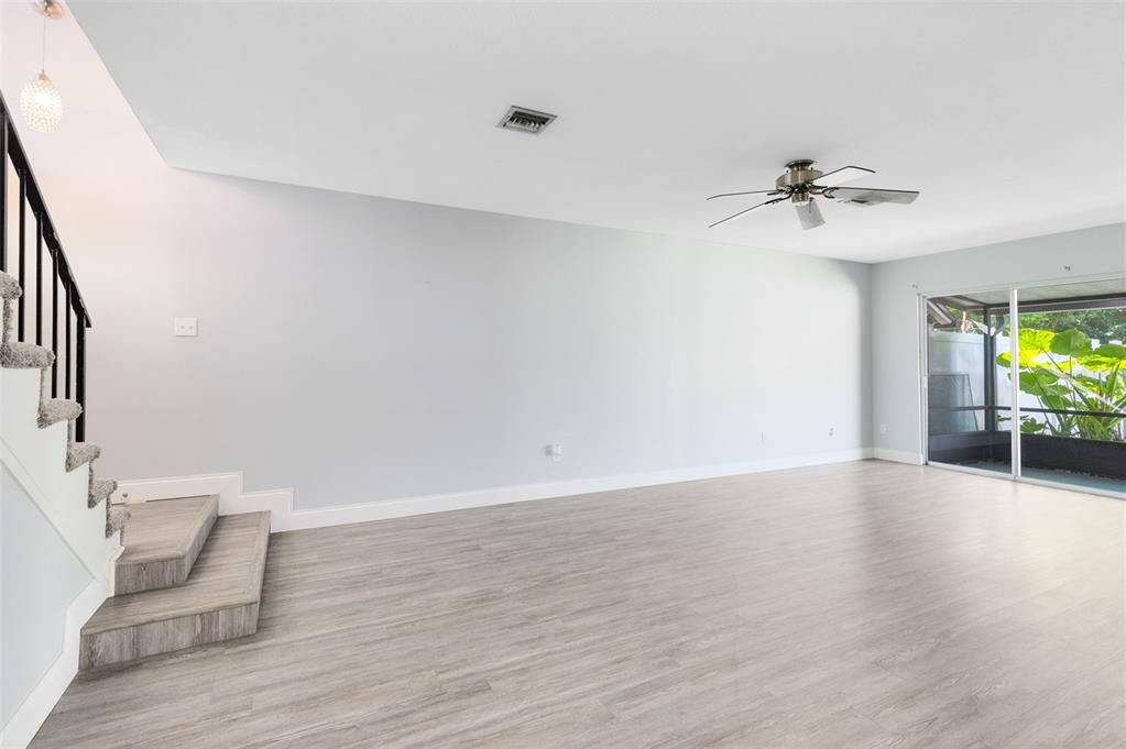 На продажу: $189,900 (2 спален, 2 ванн, 1431 Квадратных фут)