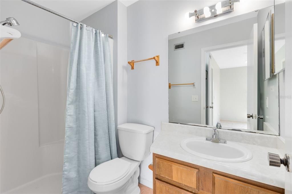 На продажу: $189,900 (2 спален, 2 ванн, 1431 Квадратных фут)