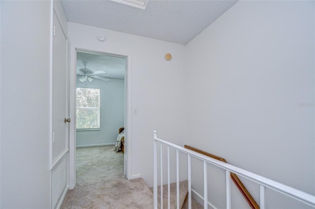 Active With Contract: $190,000 (2 beds, 1 baths, 896 Square Feet)