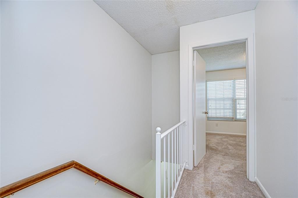 Active With Contract: $190,000 (2 beds, 1 baths, 896 Square Feet)