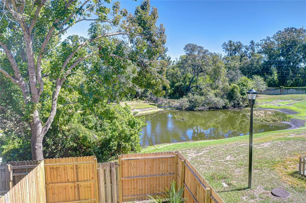 Active With Contract: $190,000 (2 beds, 1 baths, 896 Square Feet)