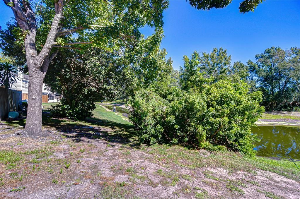 Active With Contract: $190,000 (2 beds, 1 baths, 896 Square Feet)