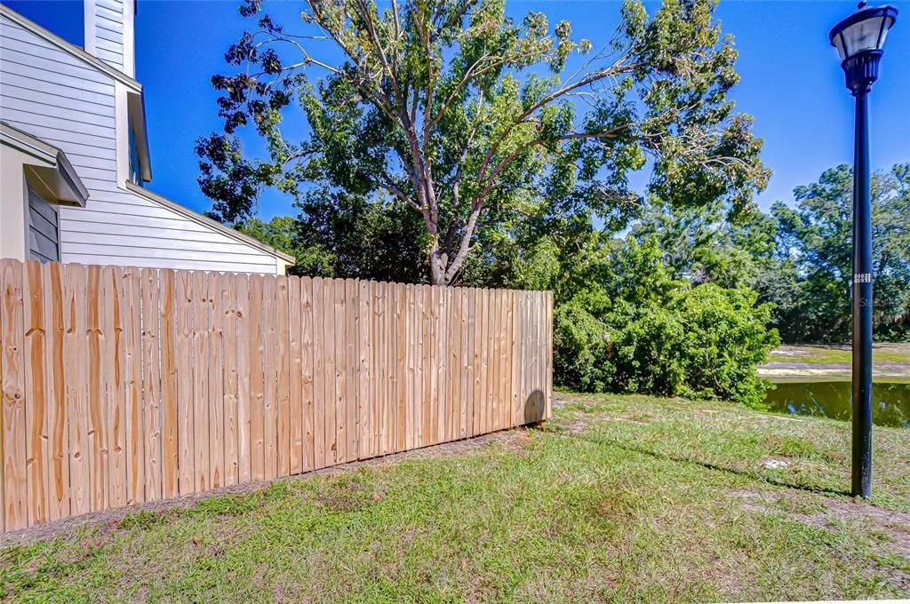 Active With Contract: $190,000 (2 beds, 1 baths, 896 Square Feet)