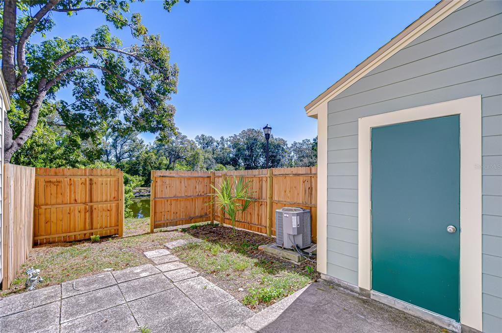 Active With Contract: $190,000 (2 beds, 1 baths, 896 Square Feet)