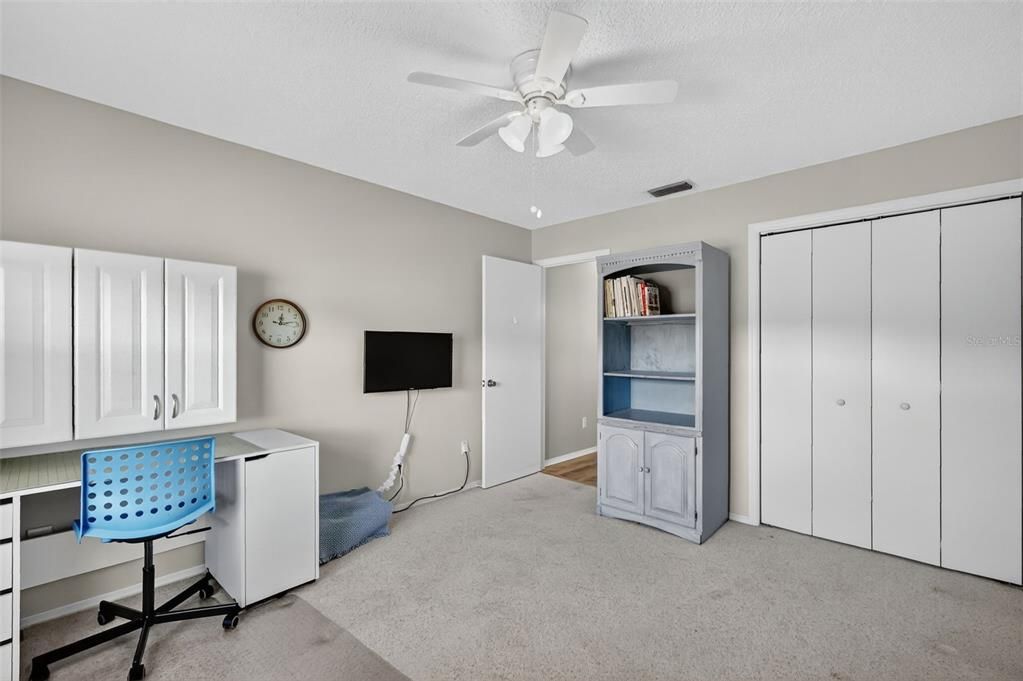 Под контрактом: $345,000 (3 спален, 2 ванн, 1392 Квадратных фут)