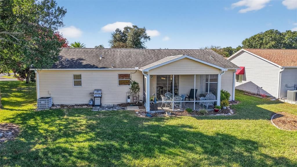 Под контрактом: $345,000 (3 спален, 2 ванн, 1392 Квадратных фут)