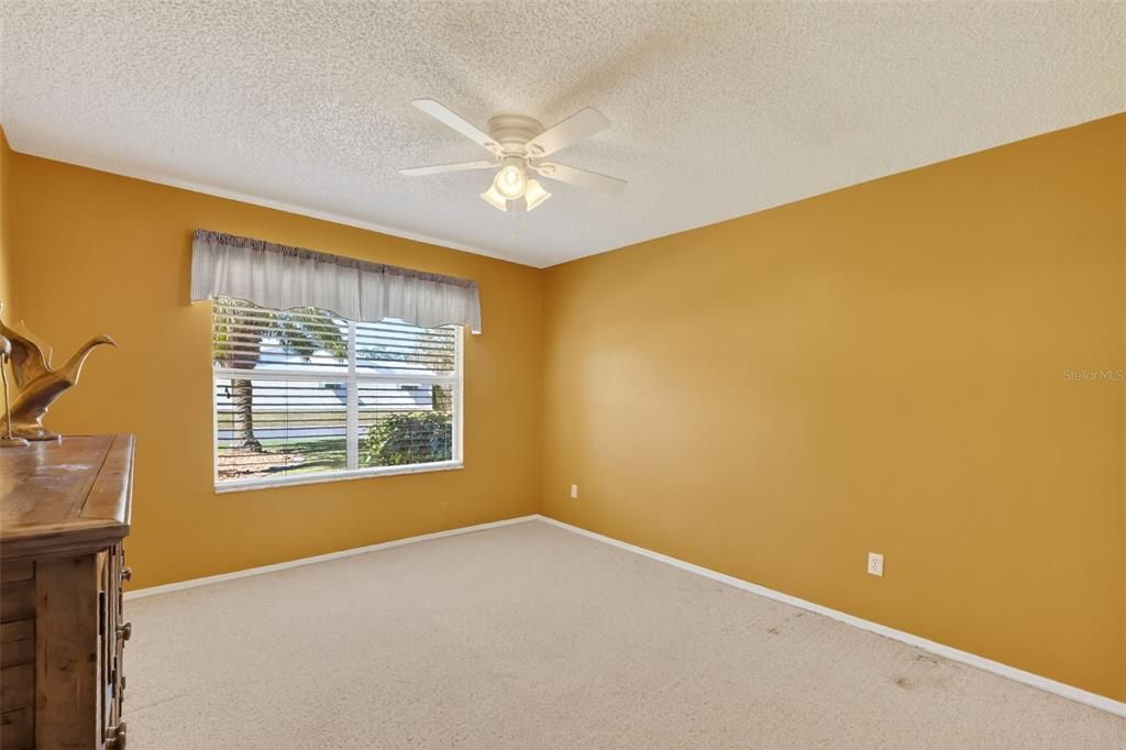 Под контрактом: $345,000 (3 спален, 2 ванн, 1392 Квадратных фут)