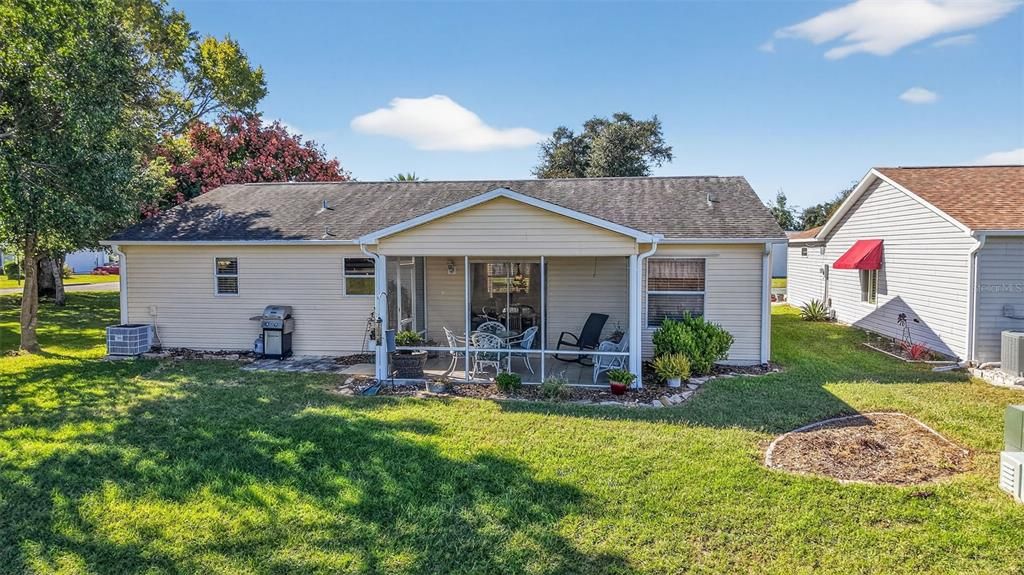 Под контрактом: $345,000 (3 спален, 2 ванн, 1392 Квадратных фут)